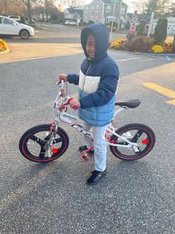 2000 GT PERFORMER BMX BICYCLE