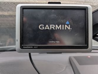 Garmin GPS with 5 inch screen and I'll lifetime update