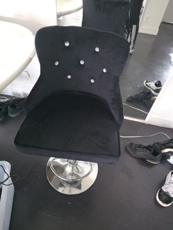 Burberry bar chairs , like new, 2 Grey 2 black