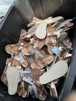 OVER 50 NEW PAIR OF CAT & JACK GIRL ROSE GOLD FLIP FLOPS SIZES 13,1,& 2 (ALL FOR ONE PRICE)