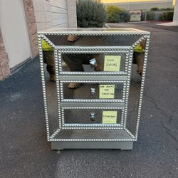 Mirrored 3-Drawer Dresser / Display Chest