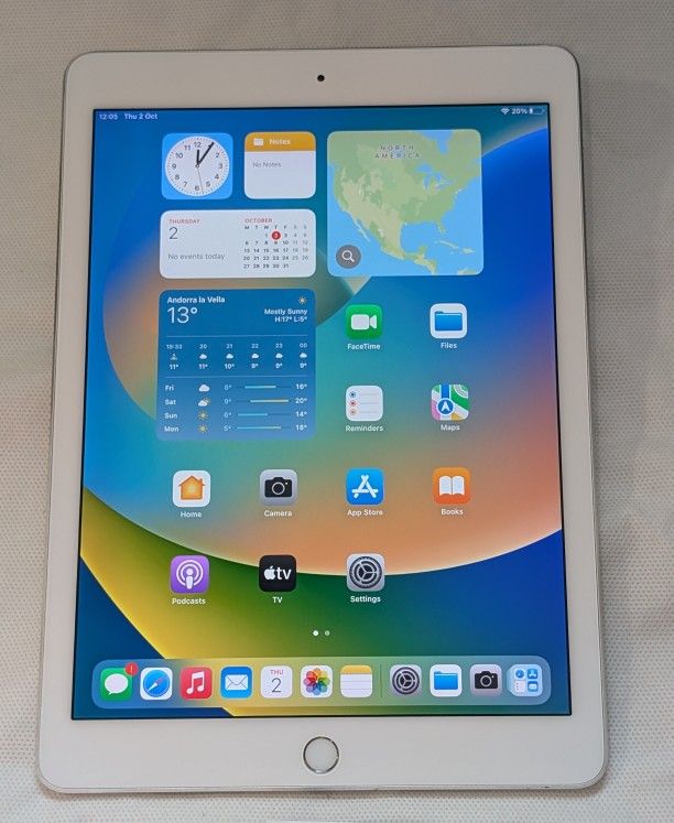 NICE APPLE iPad PRO 9.7 inch 32GB WIFI iOS16