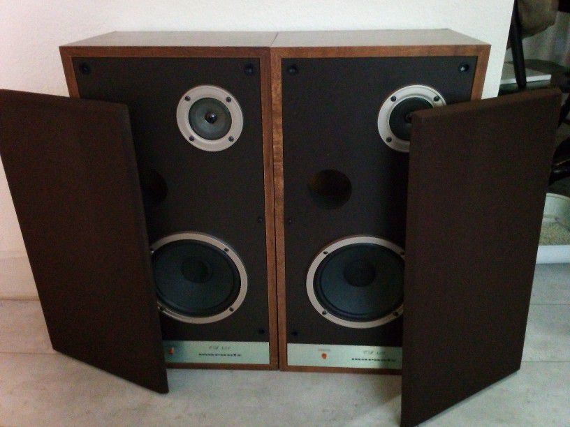 Marantz Speakers Vintage Set
