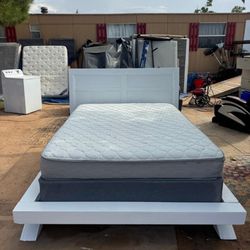 Complete Queen Bed 