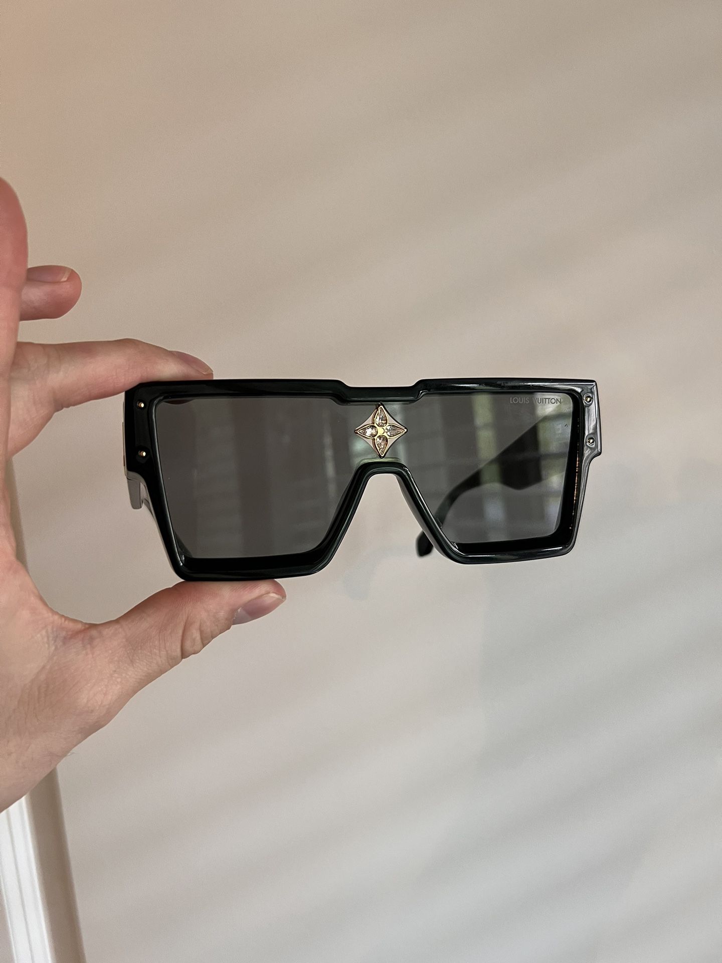 Louis Vuitton Cyclone Sunglasses – Luminaireco