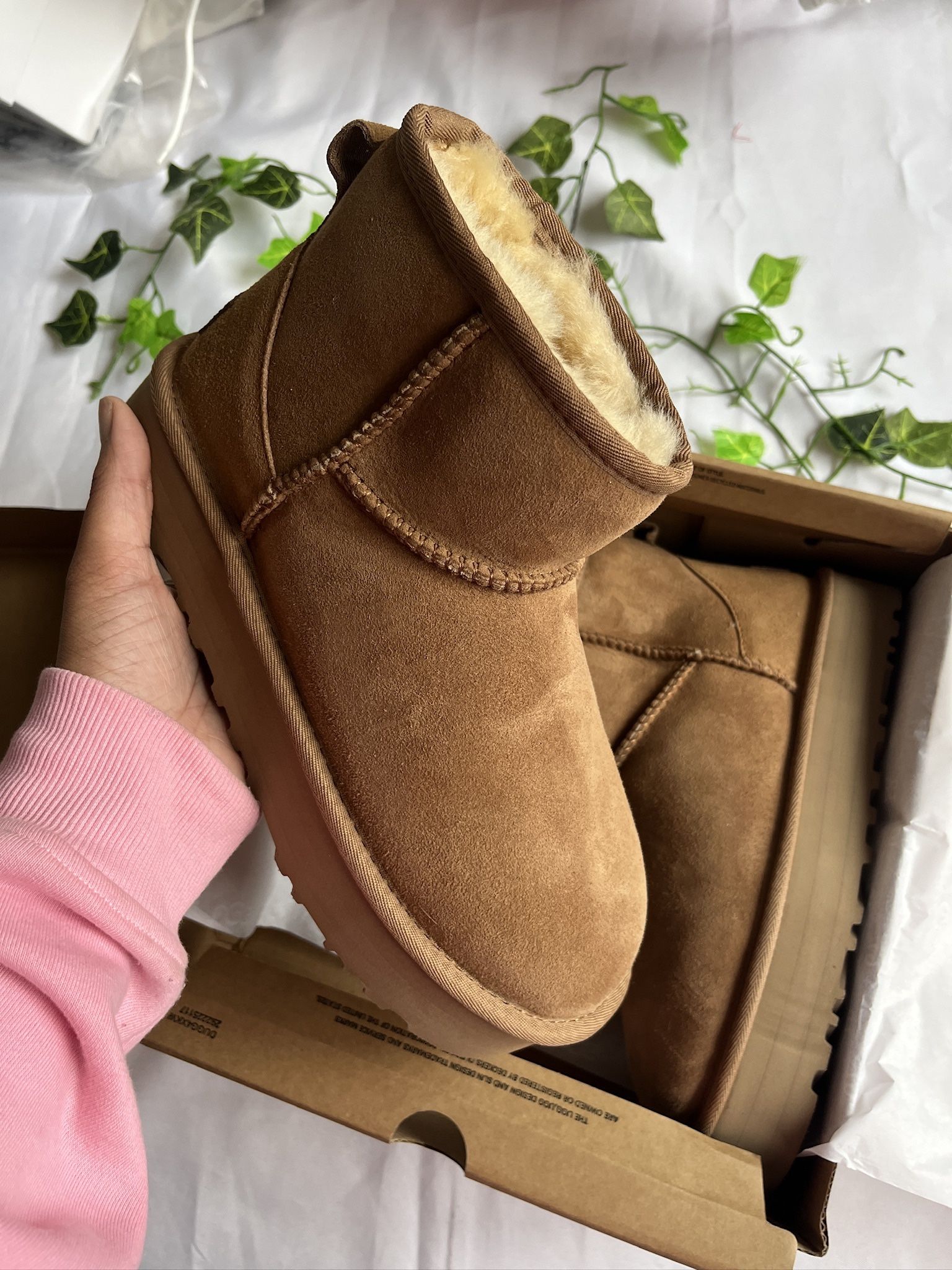 BRAND NEW UGG - Women’s Classic Mini II - Shoes Chestnut 