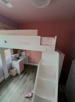 Full bed w memory foam mattress 🎀