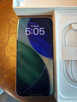 Apple iPhone 17 Pro Max with Box and Cable