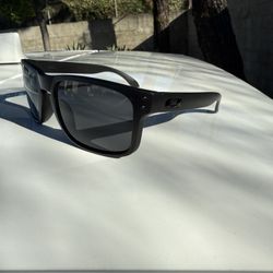 Oakley Holbrook Style Sunglasses 
