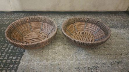 Small wicker baskets