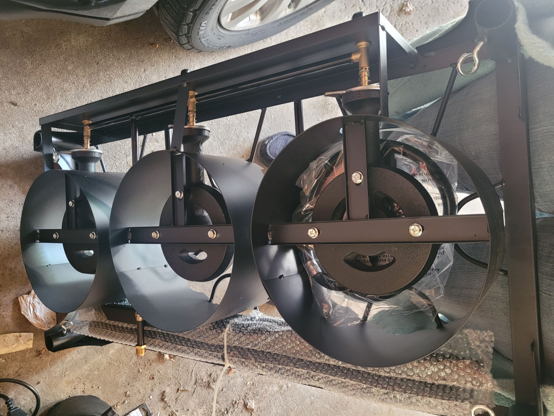 Three burner stand alone camp stove