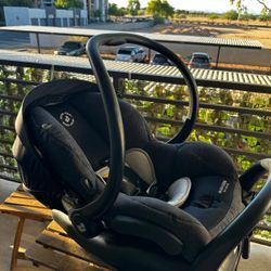 Baby Stroller – Lightweight & Easy to Fold – Great Condition!