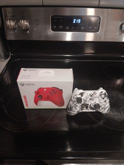 2 XBOX CONTROLLERS