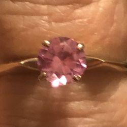💕 Ladies 10K Yellow Gold .65 Ctw Pink Sapphire Ring Size 8