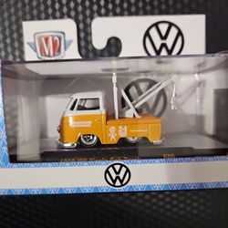 M2 Machines VW 1960 Single Cab Tow Truck Volkswagen 