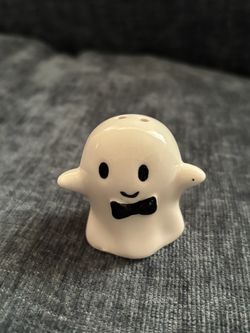 Ceramic Ghost Salt or Pepper Shaker