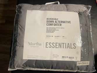 “New” Reversible Martha Stewart Twin XL Down Comforter
