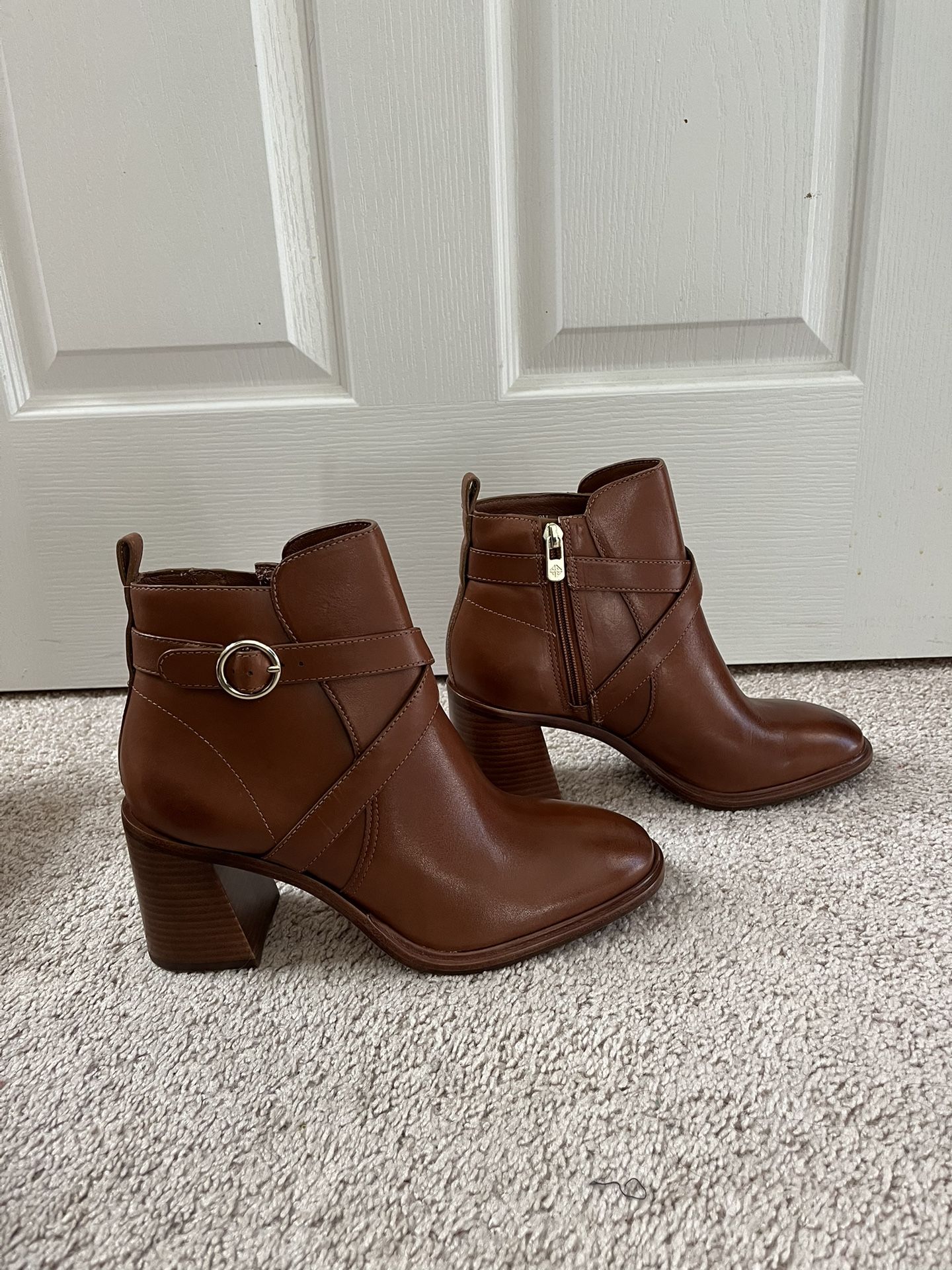 NEW!!! Sz. 9. Antonio Melani Leather Boots