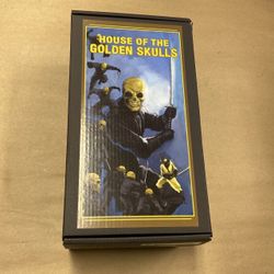 Mezco One:12 Collective House of The Golden Skulls