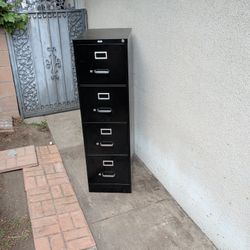 Staples 4 Drawer File Cabinet 