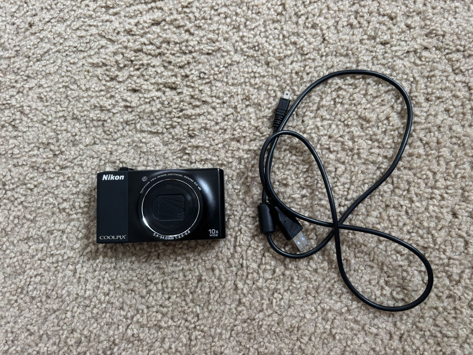 Coolpix S8000 (As Is- Read Description)