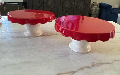 2 Cake Stands. And Italian Maioliche Jessica 7 Pcs Serving Bowls/Trays. $20.00 for Everything. See Below Description:
