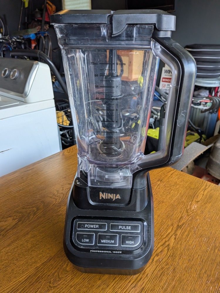 Ninja Professional Blender 1000W – 72 oz Pitcher – Smoothies & More
