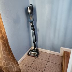 VACUUM CLEANER