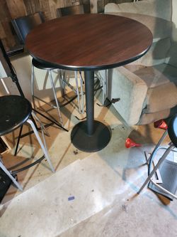 Barstool Table