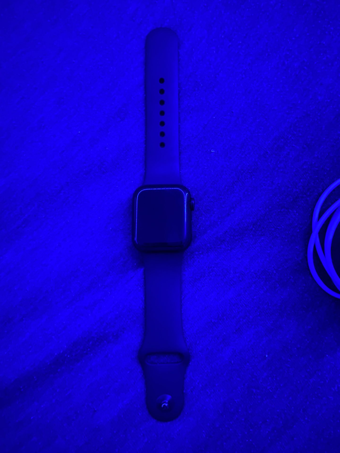 apple watch SE and charger
