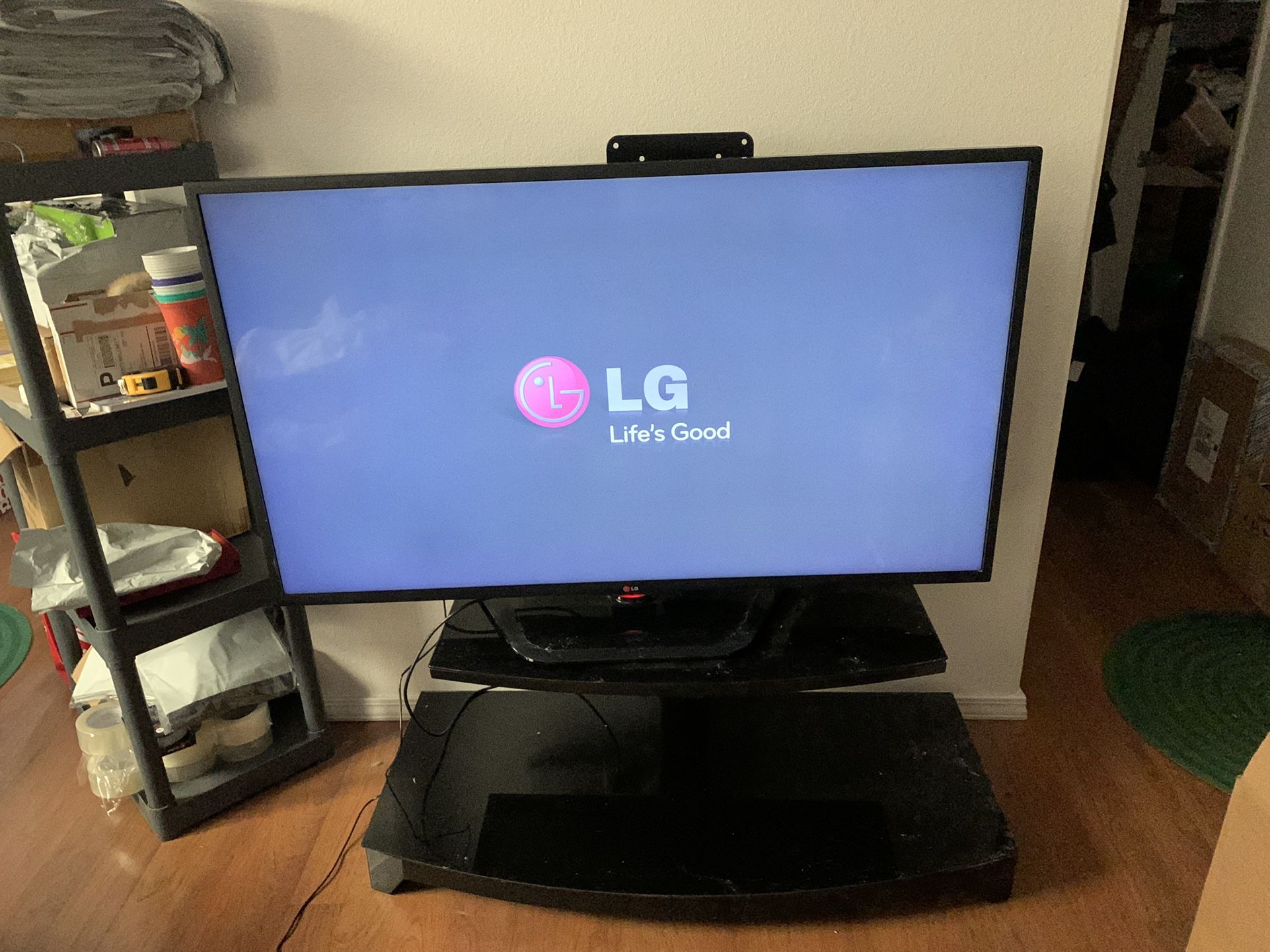 LG 55 Inch Smart TV + TV Stand ( Need To Fix )