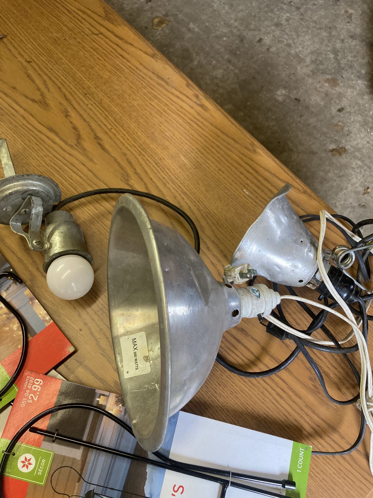 3 Shop Spot Light