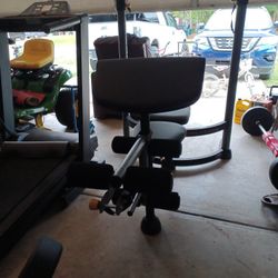 Work Out Bench/ Golds Gym