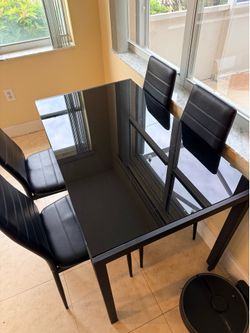 Dinette set with 4 chairs