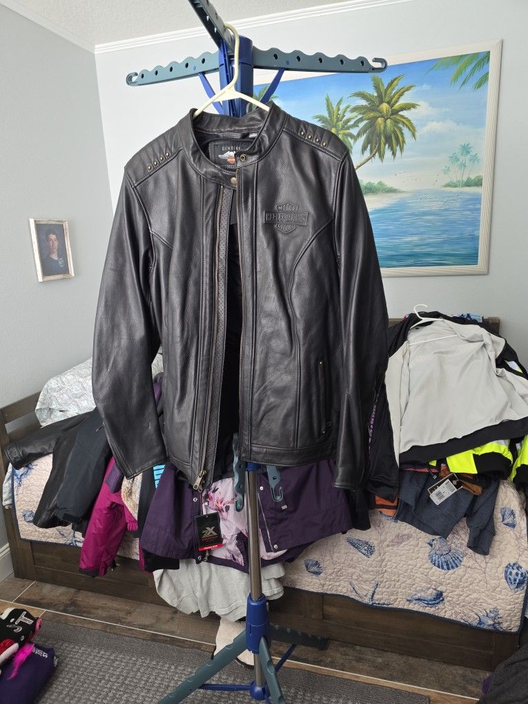 Harley davison's genuine leather one w