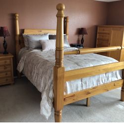  6pc bedroom set (queen size ) Real Wood 