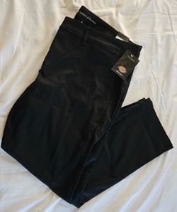 NEW Dickies Women's 24R (48 inch waist) Slim Fit Straight Leg