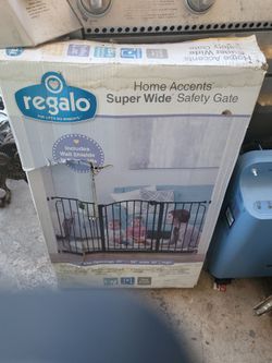 Baby safety gate