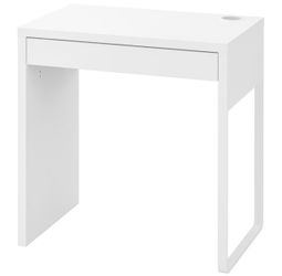 WHITE DESK / ESCRITORIO BLANCO