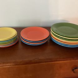 Fiestaware Dinner Plate Set