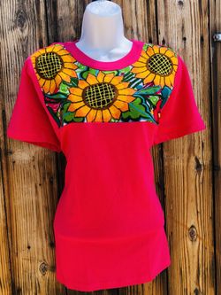 Beautiful T-shirt with colorful embroidery. Size XL