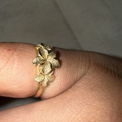 14k Gold 3 Flower Ring