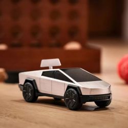 Tesla Cybertruck Wind-up Racer