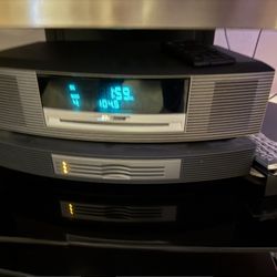 BOSE WAVE 3 CD Music System   w/  Remotes