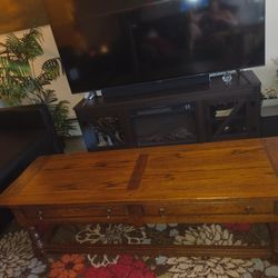Mesa de Centro de Madera Maciza – Excelente Calidad