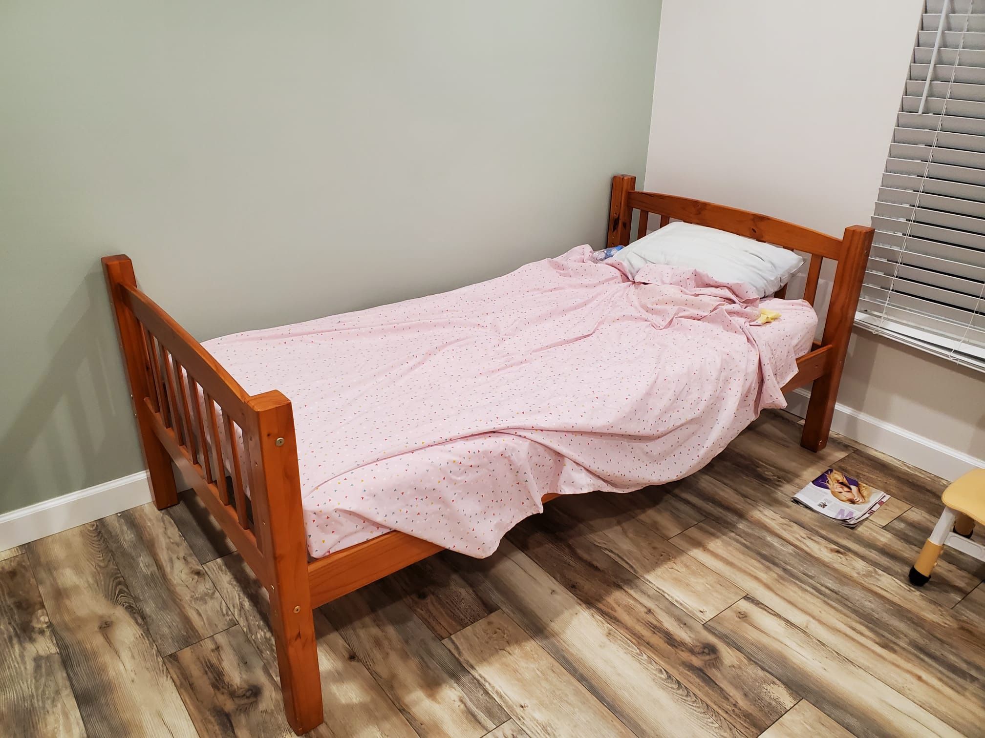 Wood Twin Bed With Mattress