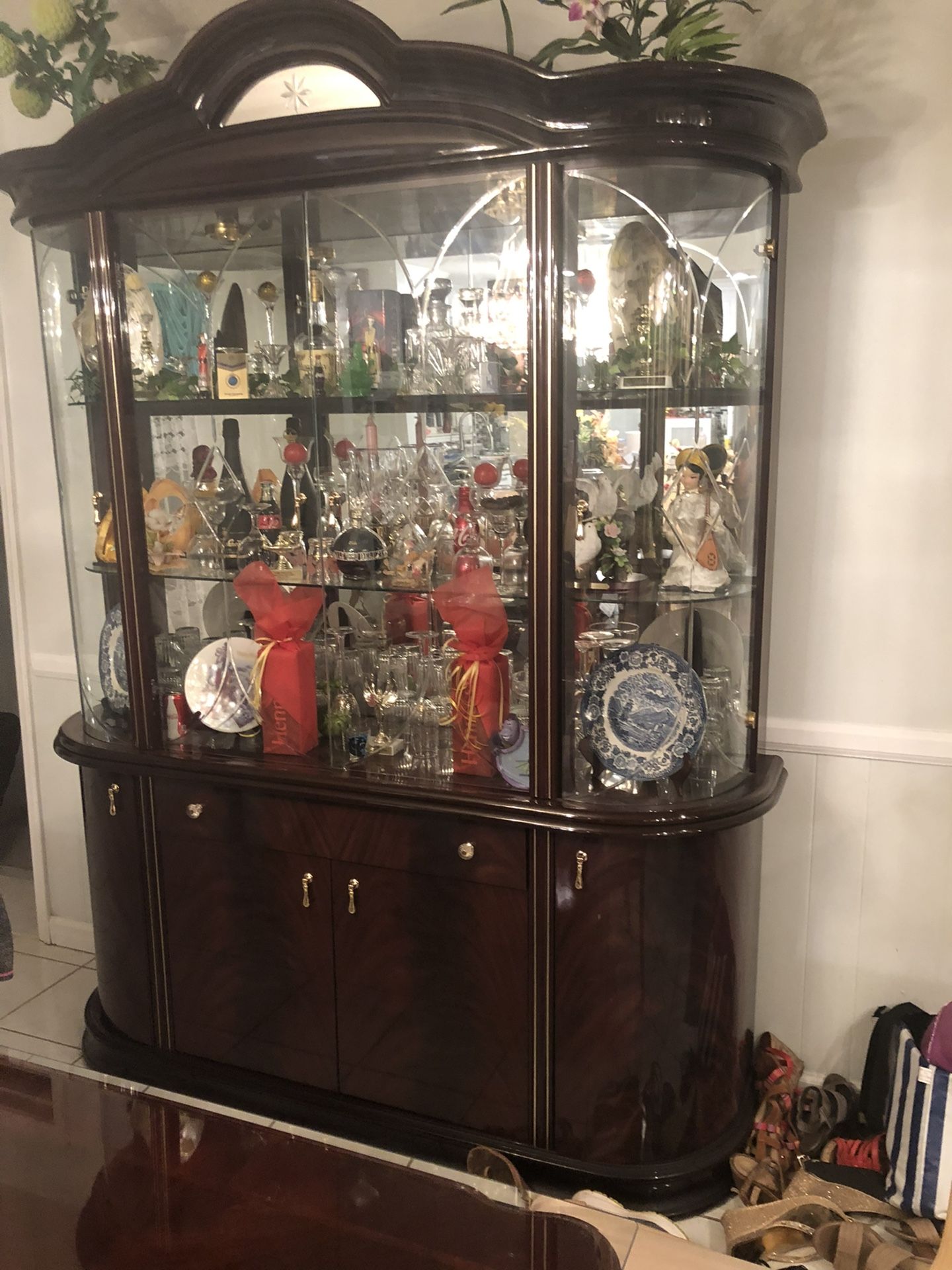 China Cabinet Good Condition 