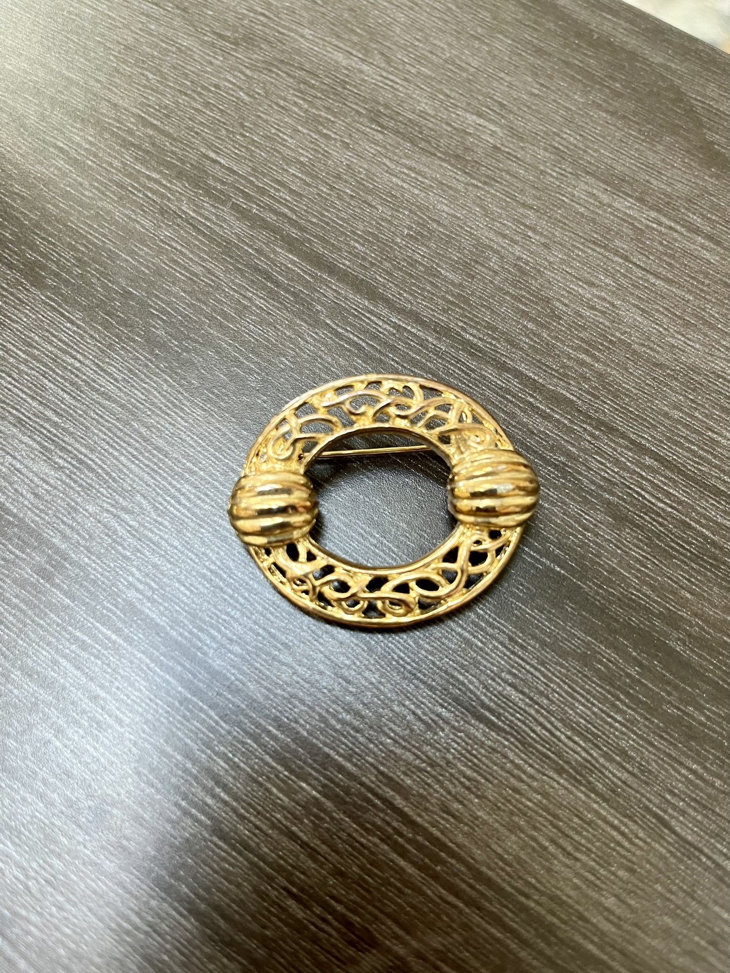 Vintage Gold Tone Oval Brooch