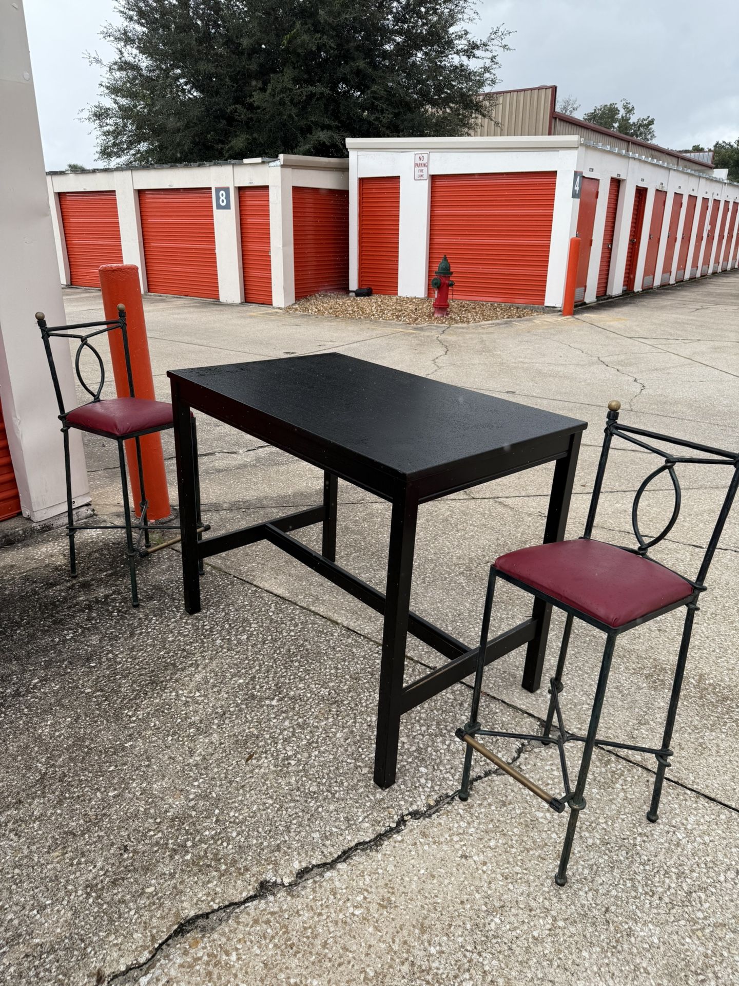 Dining Room Table & Chair