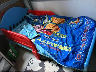 Toddler bed
